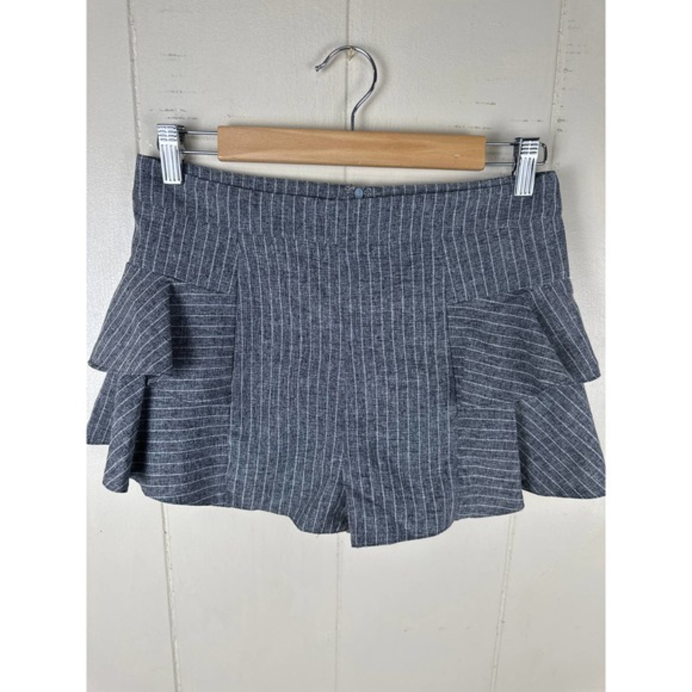Essue‎ Shorts Womens Medium Ruffles